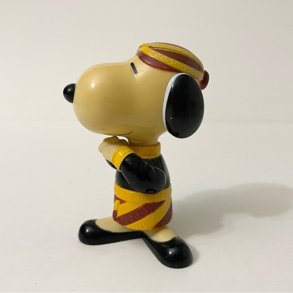 Snoopy World Tour Indonesia Figure Toy - Picture 2 of 10